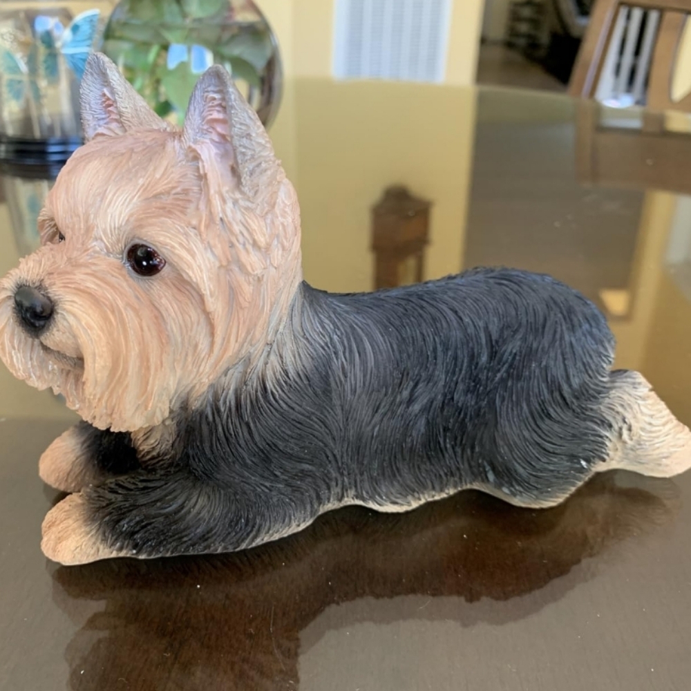 NWT Yorkie Lying Down Resin Statue LxWxH 7.56" x 2.99" x 4.53" Indoor & Outdoor